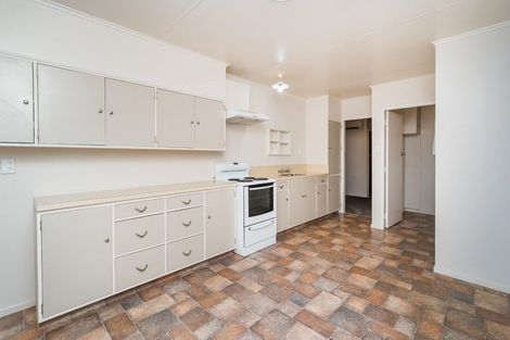 Photo of property in 15b Wikiriwhi Crescent, Awapuni, Palmerston North, 4412