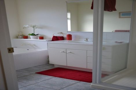 Photo of property in 11 Flemington Place, Taradale, Napier, 4112