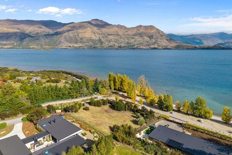 Photo of property in 333 Beacon Point Road, Wanaka, 9305