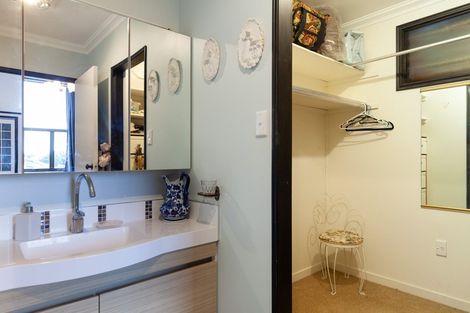 Photo of property in 439 Devon Street West, Lynmouth, New Plymouth, 4310