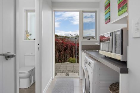 Photo of property in 33r Oceana Drive, Welcome Bay, Tauranga, 3175