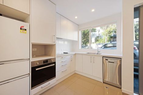 Photo of property in 24u3 Princess Terrace, Newtown, Wellington, 6021