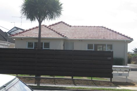 Photo of property in 3/137 Shakespeare Road, Milford, Auckland, 0620