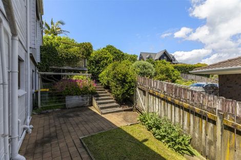 Photo of property in 22 Kathy Terrace, Stanmore Bay, Whangaparaoa, 0932