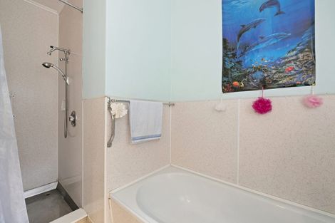 Photo of property in 2/50 Lincoln Avenue, Tawa, Wellington, 5028