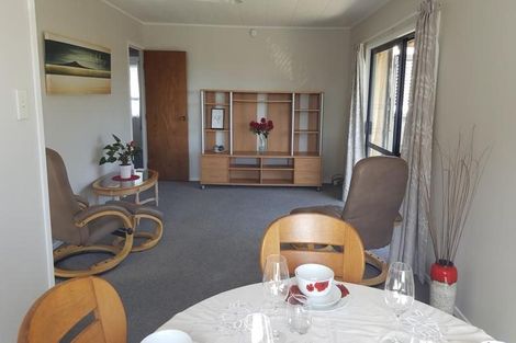 Photo of property in 28 Moire Road, Massey, Auckland, 0614