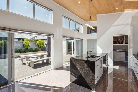 Photo of property in 15 Taranui Way, Paraparaumu Beach, Paraparaumu, 5032