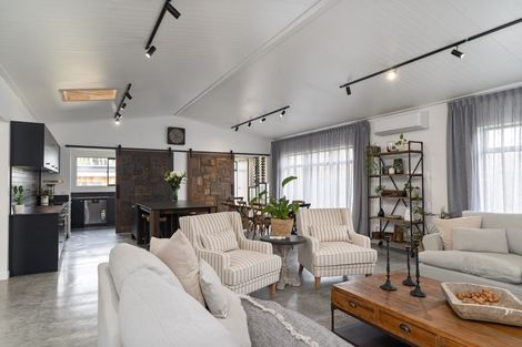 Photo of property in 16 Oates Place, Greytown, 5712