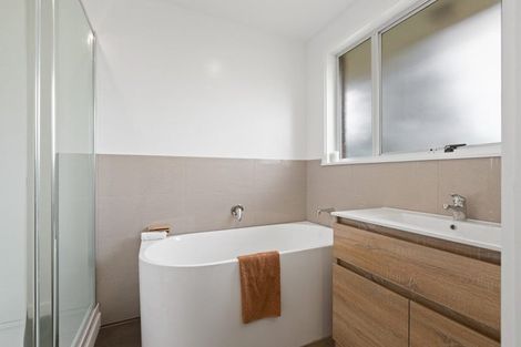 Photo of property in 1/35 Lynwood Road, New Lynn, Auckland, 0600