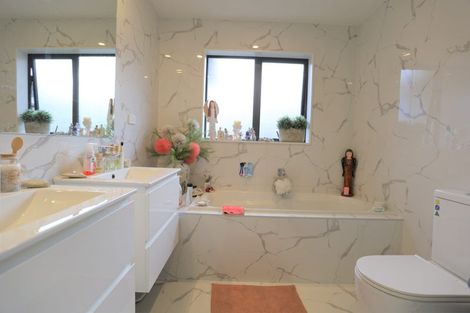 Photo of property in 13 Ahorangi Road, Silverdale, 0932