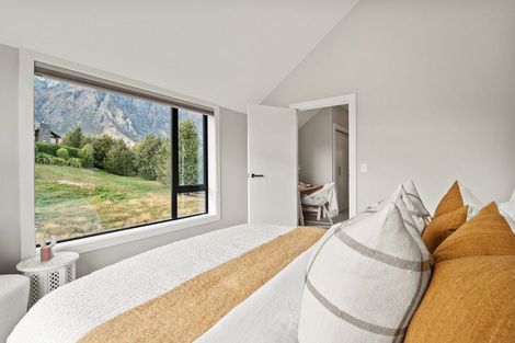 Photo of property in 13 Soudley Court, Jacks Point, Queenstown, 9371