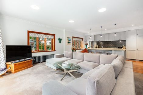 Photo of property in 2 Glen Road, Kelburn, Wellington, 6012
