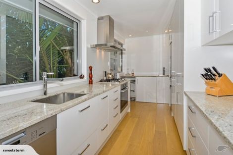 Photo of property in 28 Infidel Place, Torbay, Auckland, 0630