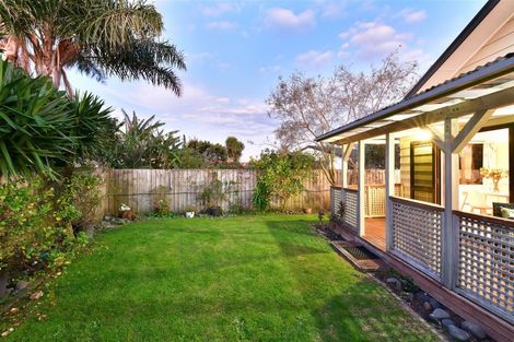Photo of property in 5a Lillian Place, Orewa, 0931