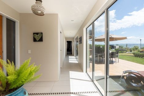 Photo of property in 24 Pukenamu Road, Rainbow Point, Taupo, 3330