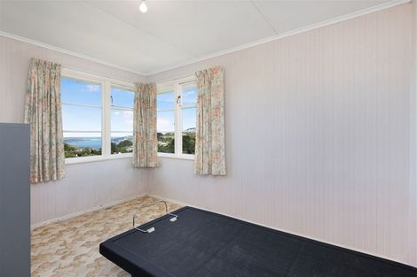 Photo of property in 77 Salford Street, Newlands, Wellington, 6037