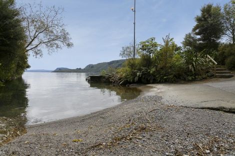 Photo of property in 47 Whakamoenga Point, Acacia Bay, Taupo, 3385