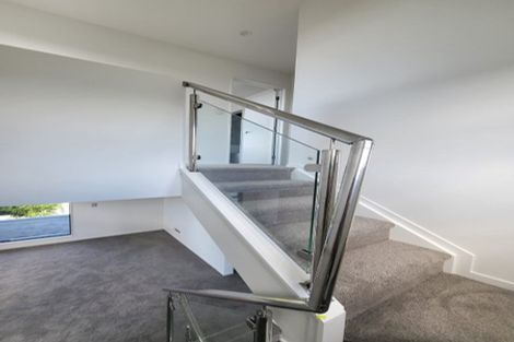 Photo of property in 29 Raleigh Road, Northcote, Auckland, 0627