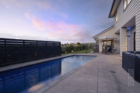 Photo of property in 1 Nikau Way, Riverhead, 0820