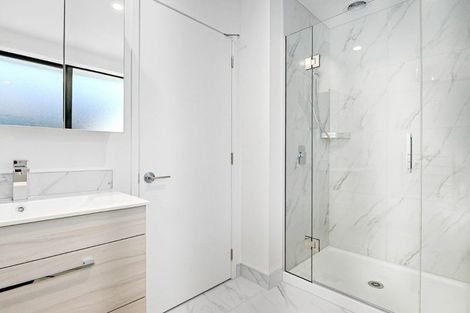 Photo of property in 2/19d Dyers Pass Road, Cashmere, Christchurch, 8022