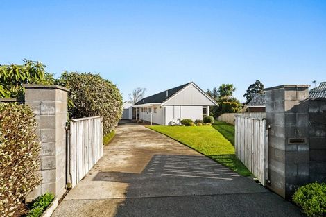 Photo of property in 15 Quin Crescent, Hawera, 4610