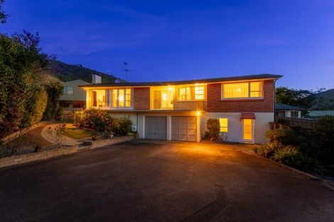 Photo of property in 16 Utauta Street, Waikanae, 5036