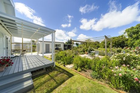 Photo of property in 7 Station Road, Marton, 4710