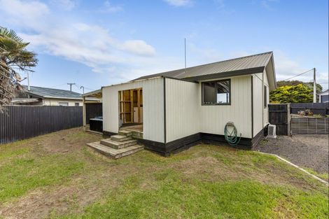 Photo of property in 27 Ruanui Street, Himatangi Beach, Foxton, 4891