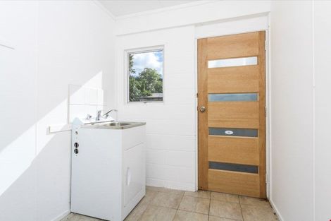 Photo of property in 1/64 Parker Avenue, Titirangi, Auckland, 0604