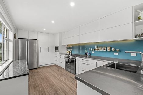 Photo of property in 283 Church Road, Greenmeadows, Napier, 4112