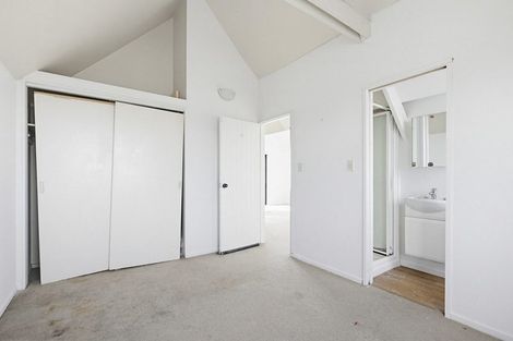 Photo of property in 12 Ashton Fitchett Drive, Brooklyn, Wellington, 6021