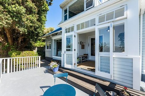 Photo of property in 194 Derwent Street, Island Bay, Wellington, 6023