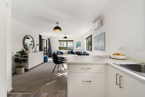 Photo of property in 2/8 Lingfield Street, Glenfield, Auckland, 0629