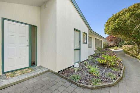Photo of property in 6 Redwood Crescent, Westown, New Plymouth, 4310
