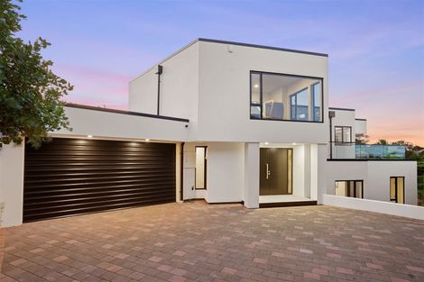 Photo of property in 2/11 Belleview Terrace, Mount Pleasant, Christchurch, 8081