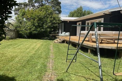 Photo of property in 18 Norman Road, Titirangi, Auckland, 0604