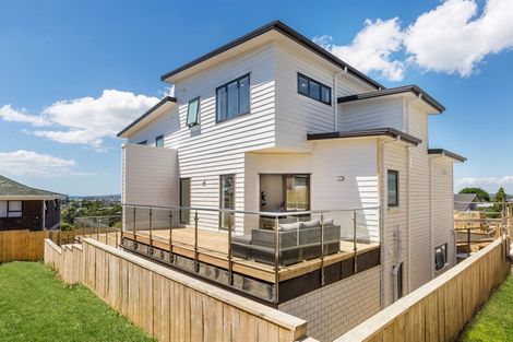 Photo of property in 4225c Great North Road, Glendene, Auckland, 0602