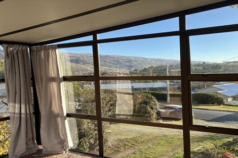 Photo of property in 35 Branxholm Street, Roxburgh, 9500
