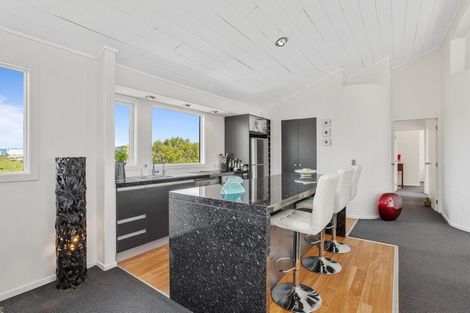 Photo of property in 141 Matipo Road, Te Atatu Peninsula, Auckland, 0610