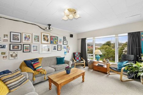 Photo of property in 185 Wainuiomata Road, Wainuiomata, Lower Hutt, 5014