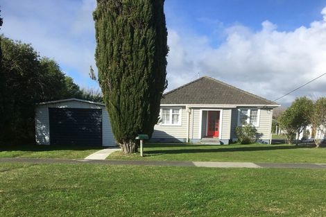 Photo of property in 10 Easton Street, Foxton, 4814