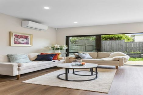Photo of property in 8/10 Newington Road, Henderson, Auckland, 0612