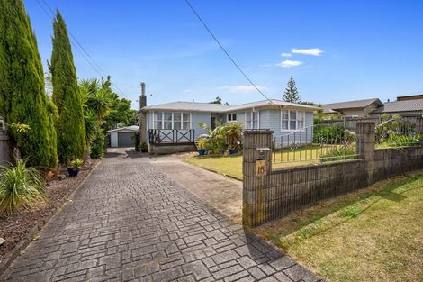 Photo of property in 15 Renata Crescent, Te Atatu Peninsula, Auckland, 0610