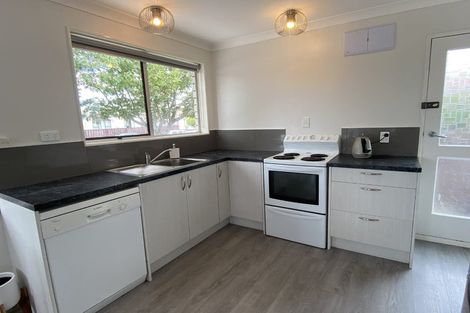 Photo of property in 21 Salford Avenue, Redwood, Christchurch, 8051