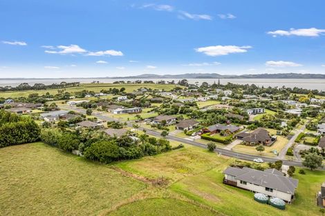 Photo of property in 19 Omana Avenue, Shelly Beach, South Head, 0874