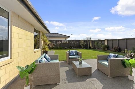 Photo of property in 1 Glen Kerran Close, Broomfield, Christchurch, 8042