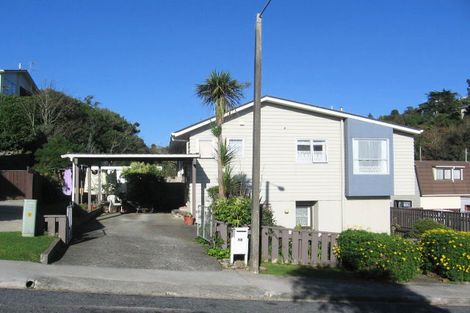Photo of property in 10 Burdendale Grove, Churton Park, Wellington, 6037