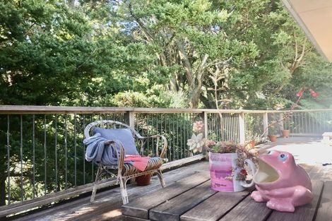 Photo of property in 4 Tranquil Glade, Hillcrest, Auckland, 0627