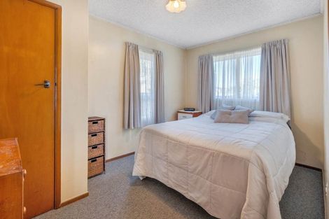 Photo of property in 8 Gardiner Grove, Mangere East, Auckland, 2024