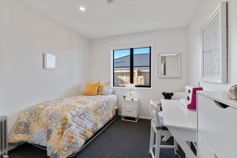 Photo of property in 6 Georgina Beyer Way, Carterton, 5713